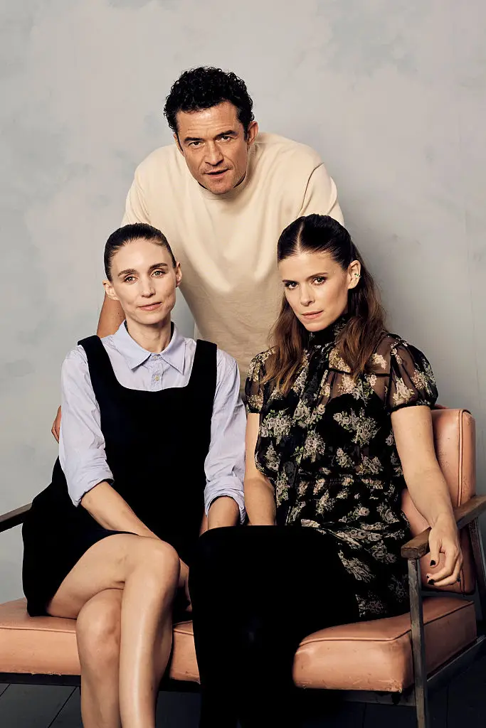 Orlando Bloom with sisters Rooney Mara and Kate Mara (Gareth Cattermole/Getty Images for IMDb)