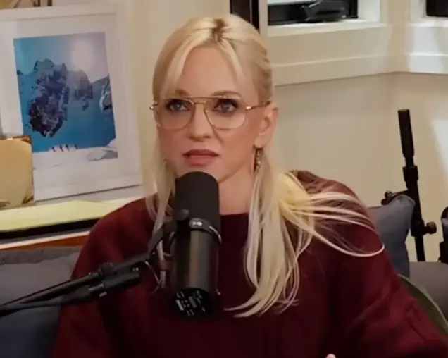 The star opened up about her relationship with alcohol on the podcast. (@chelseahandler/YouTube)