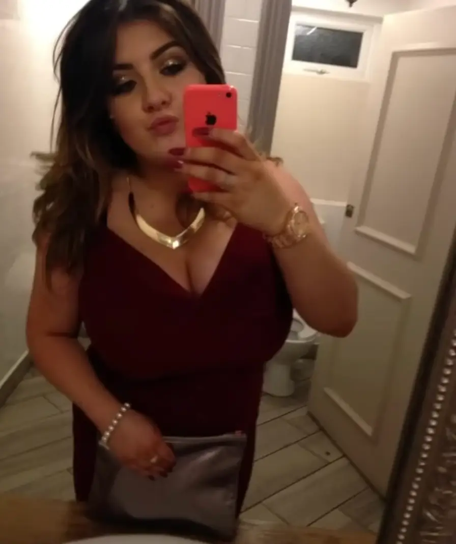 Melissa Ashcroft lives in pain due to her large breasts (ITV)