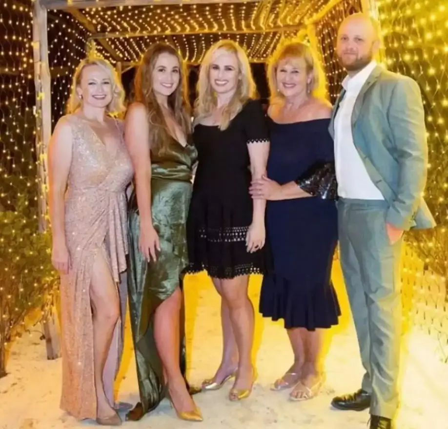 Rebel Wilson and her siblings. (Instagram/@rebelwilson)