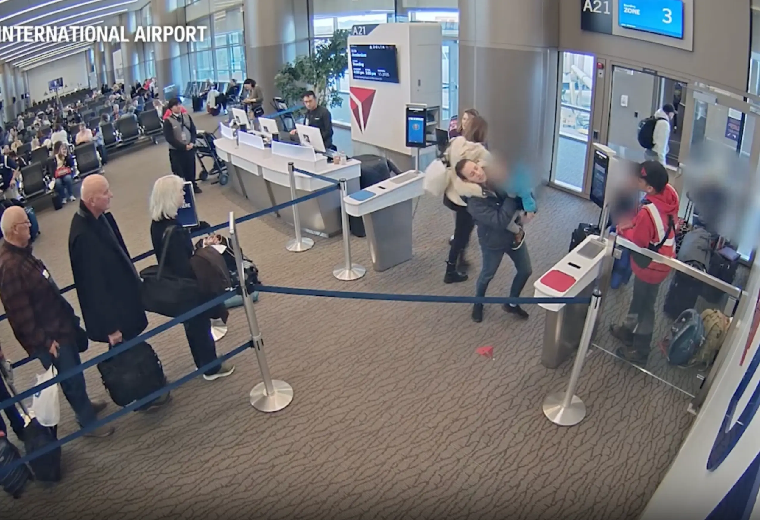 Elleshia was seen on CCTV taking the four kids through the airport (Salt Lake City International Airport)