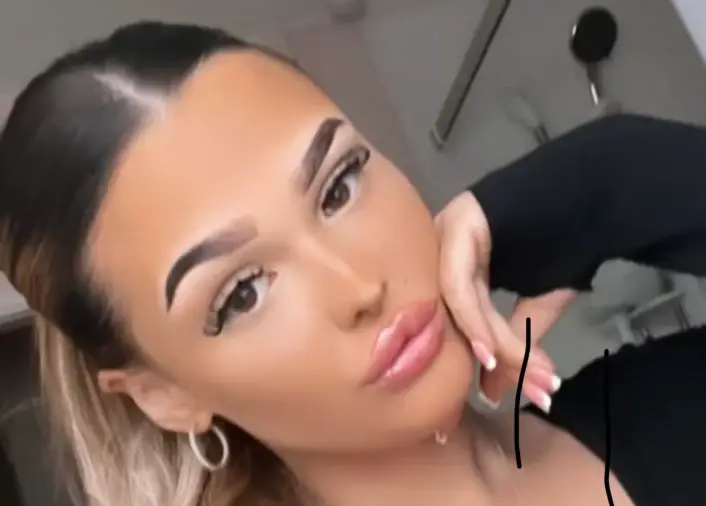 Charlotte May Lee was arrested in Sri Lanka (Facebook/ Charlotte May Lee)