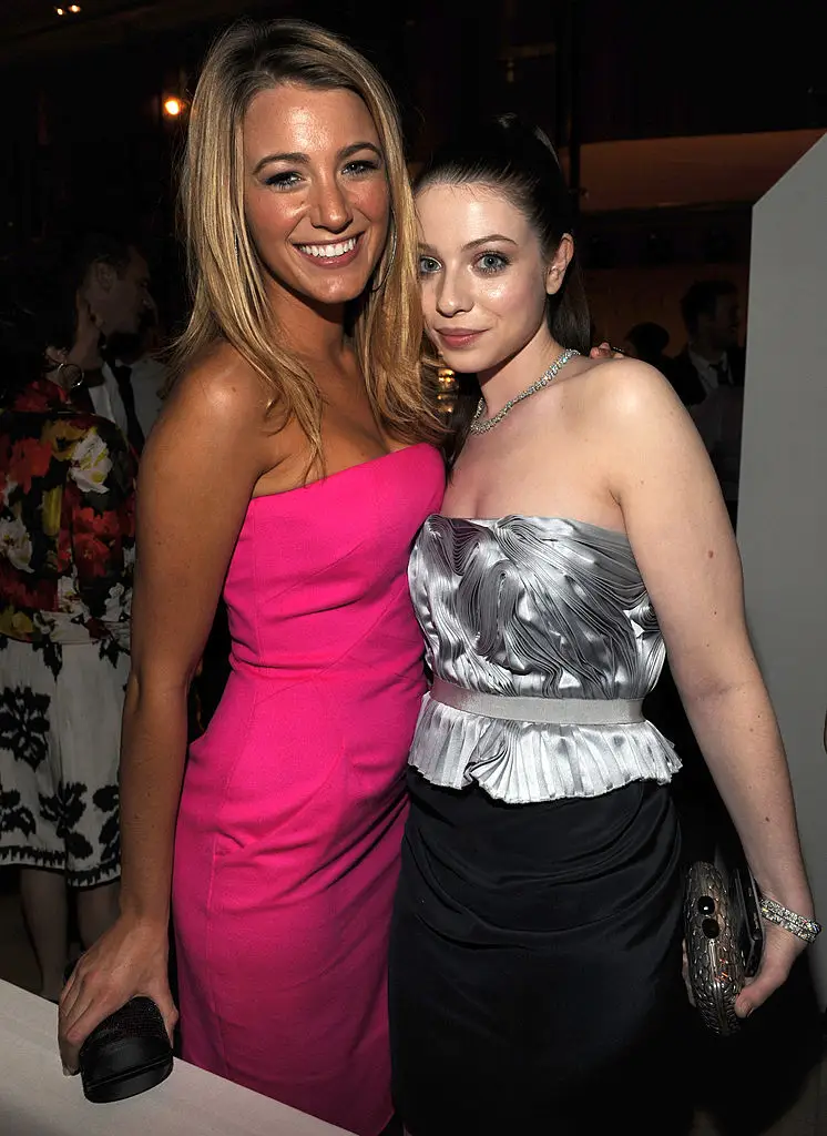 Blake Lively and Michelle Trachtenberg in 2009 (Kevin Mazur/WireImage)