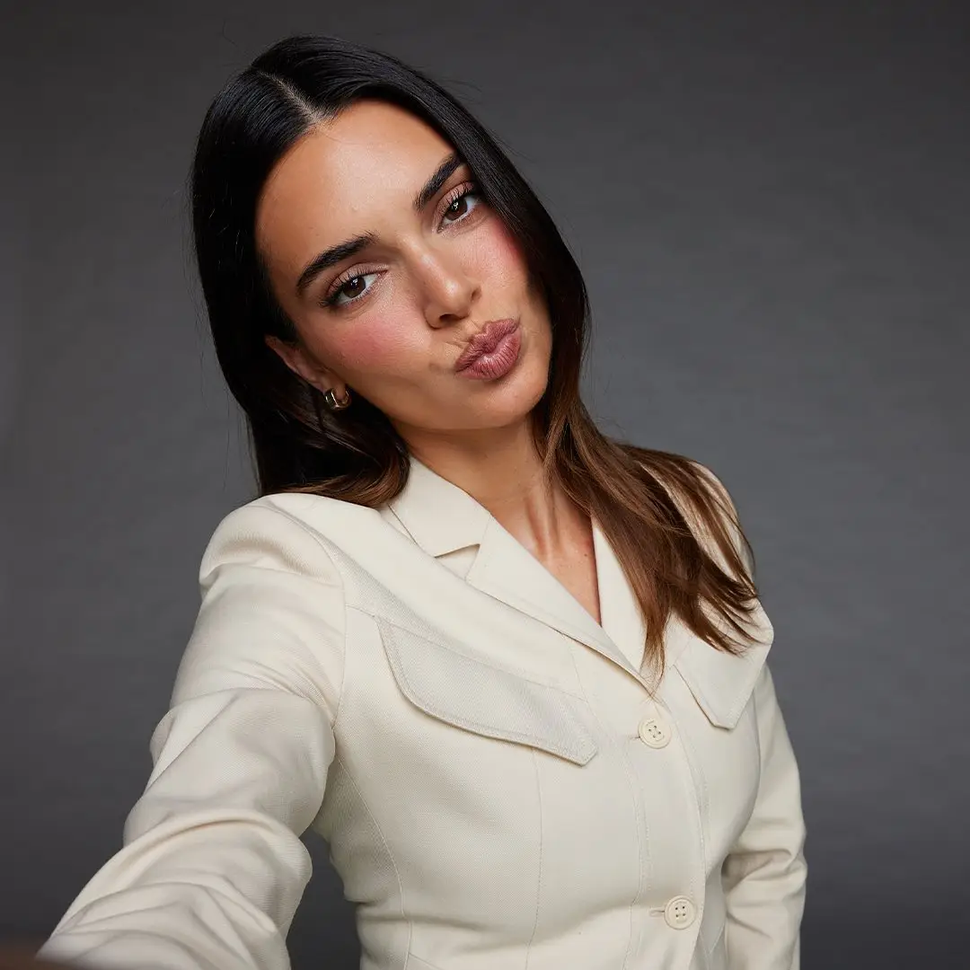 'Billie' the bot looks the double of Kendall.