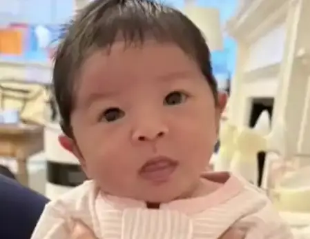 Robert De Niro's newborn daughter Gia.