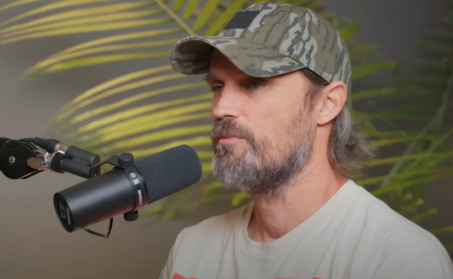 Mark, 46, revealed that he was in thousands of dollars of debt (@CalebHammer/YouTube)