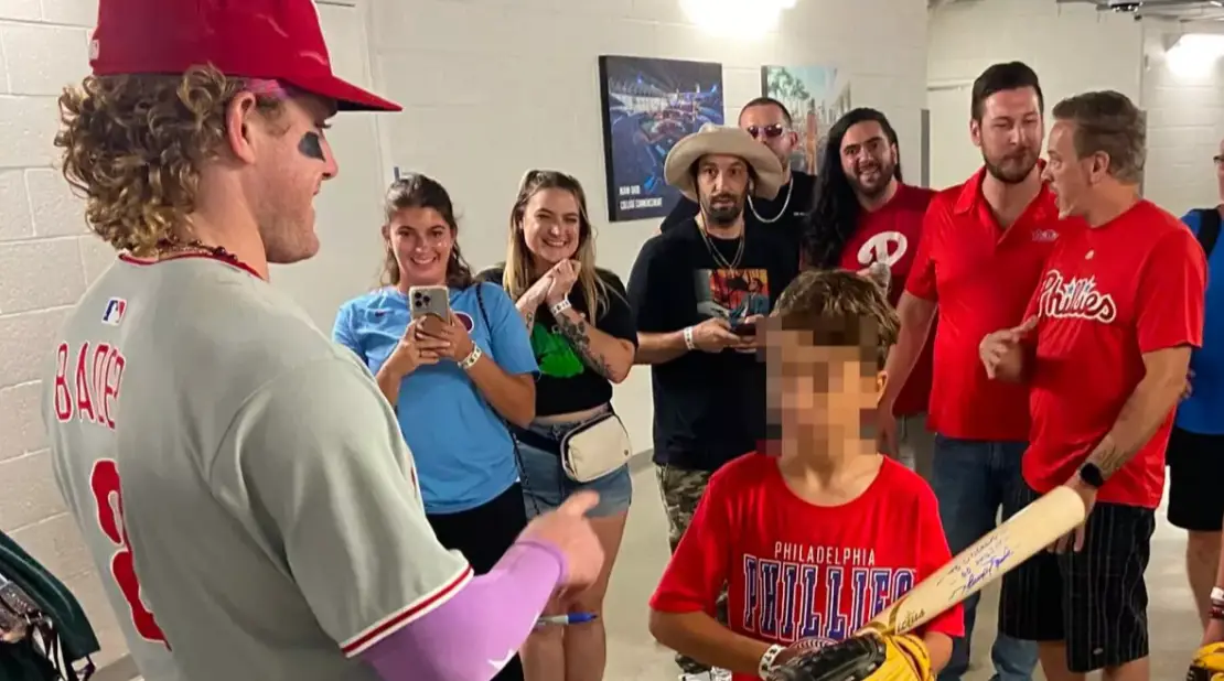 Lincoln was celebrating his tenth birthday (X/@Phillies) 