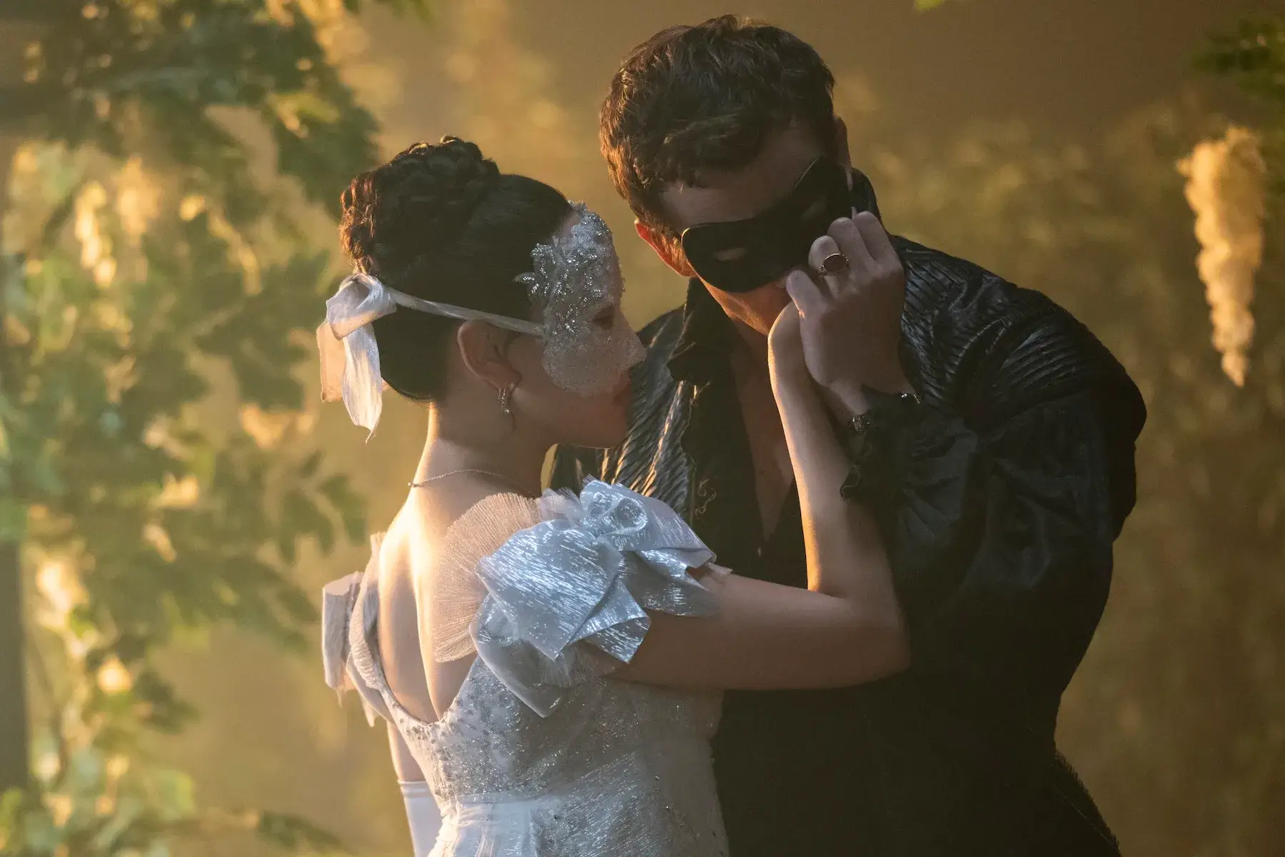 Benedict spends the better part of the first half of the season looking for a woman who was just under his nose. (Netflix)