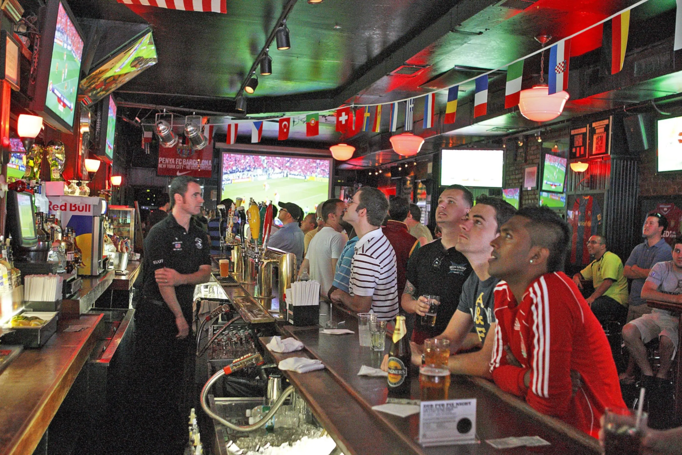 Bars will be opening much later during the World Cup (Simon Bruty/Sports Illustrated via Getty Images)