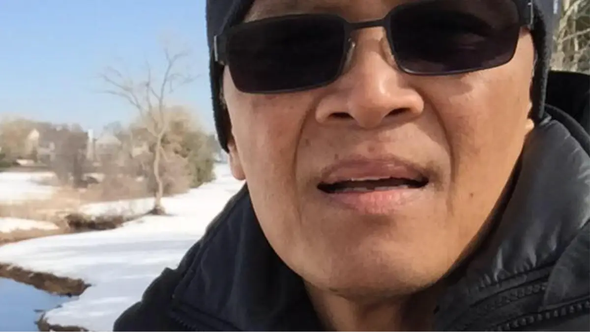 Man, 76, dies while trying to meet up with AI chatbot who he thought was a real person despite pleas from wife and kids