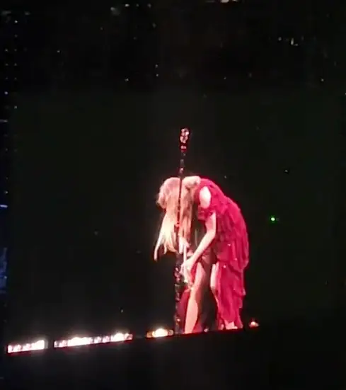 Taylor Swift couldn't help but laugh as she sang the lyric, seemingly aimed at Kanye.