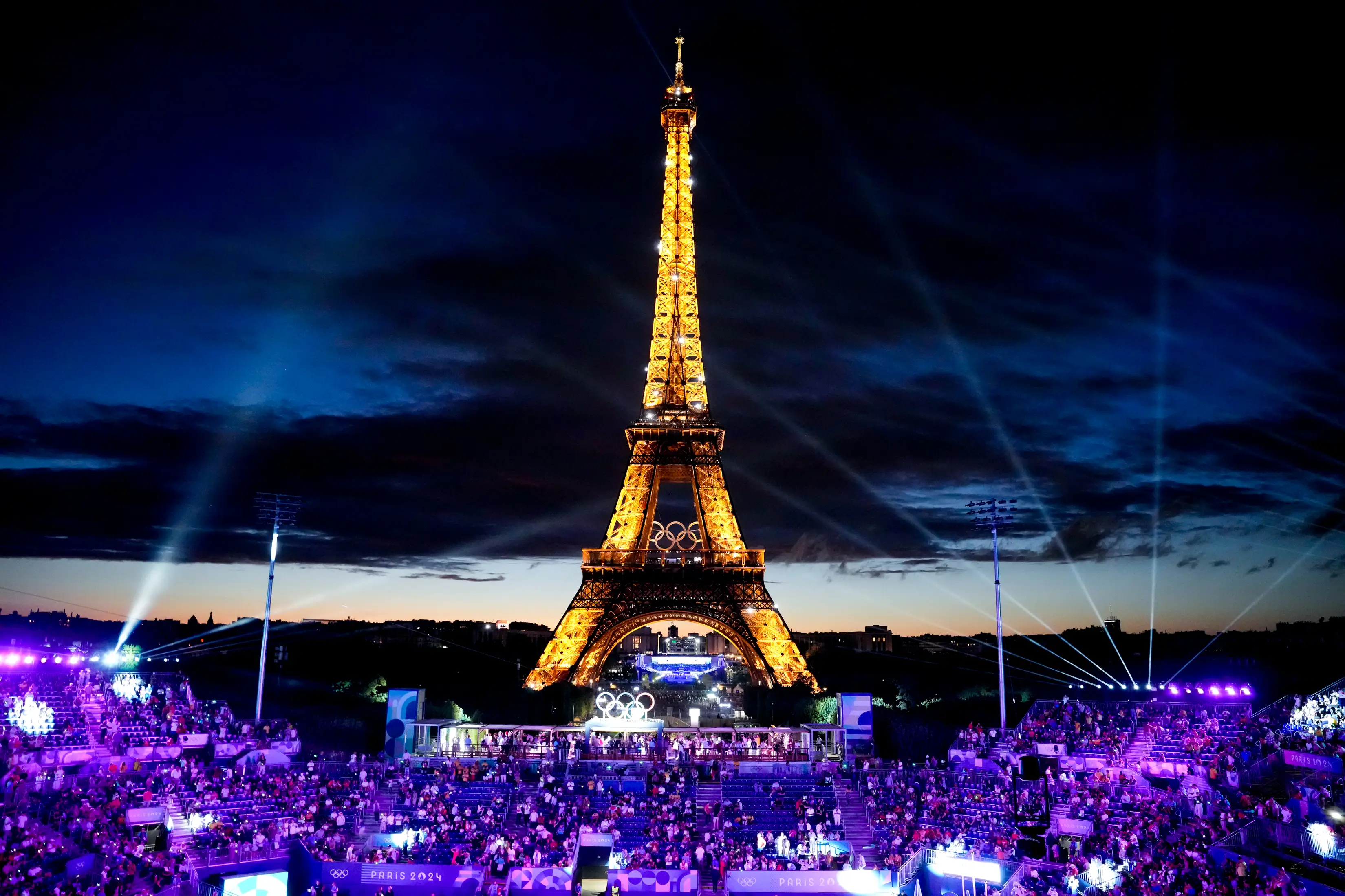 The iconic landmark is slightly more human than we realized... (Daniela Porcelli/Eurasia Sport Images/Getty Images)