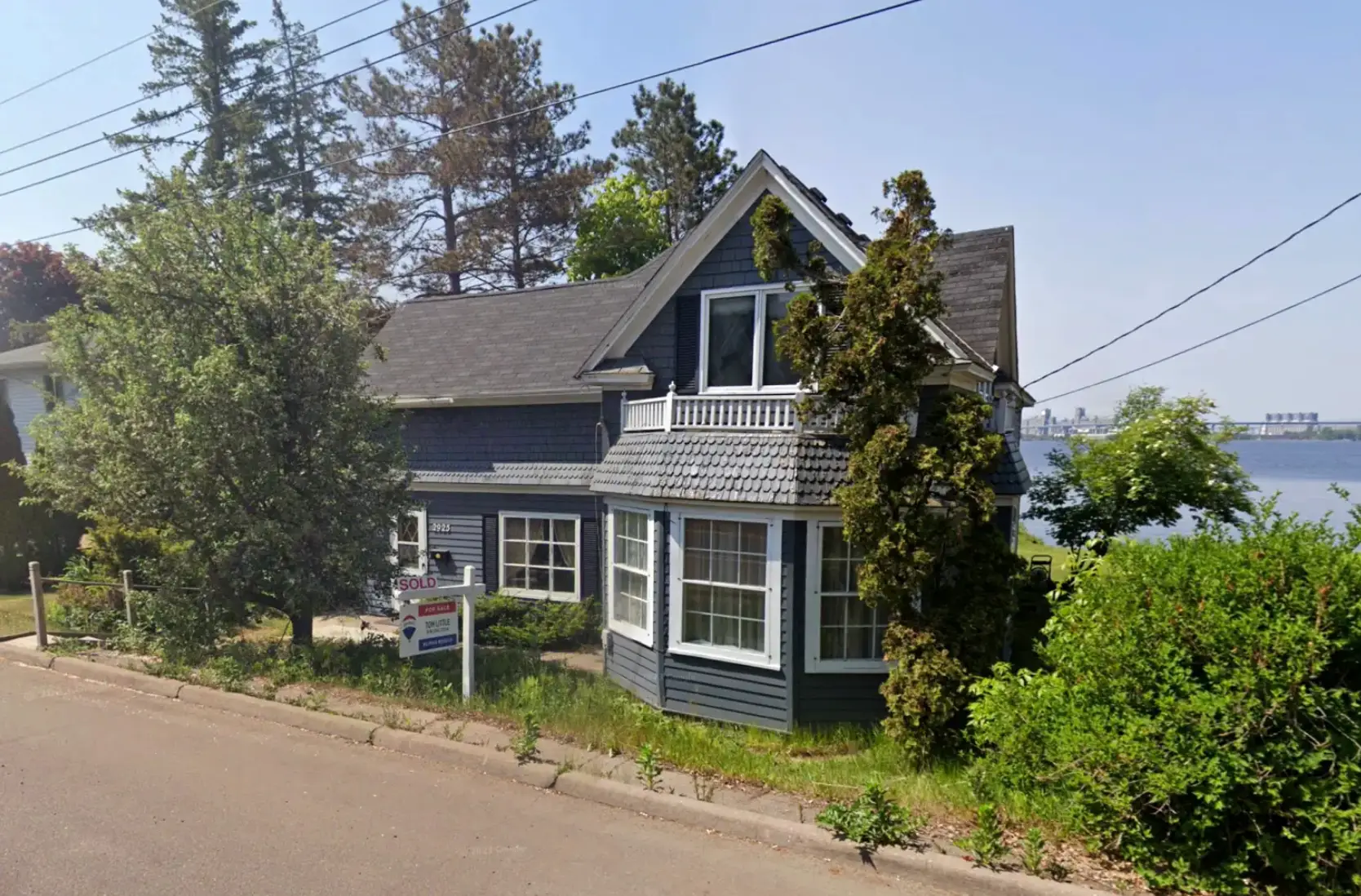 One of the homes that the billionaire has reportedly purchased.