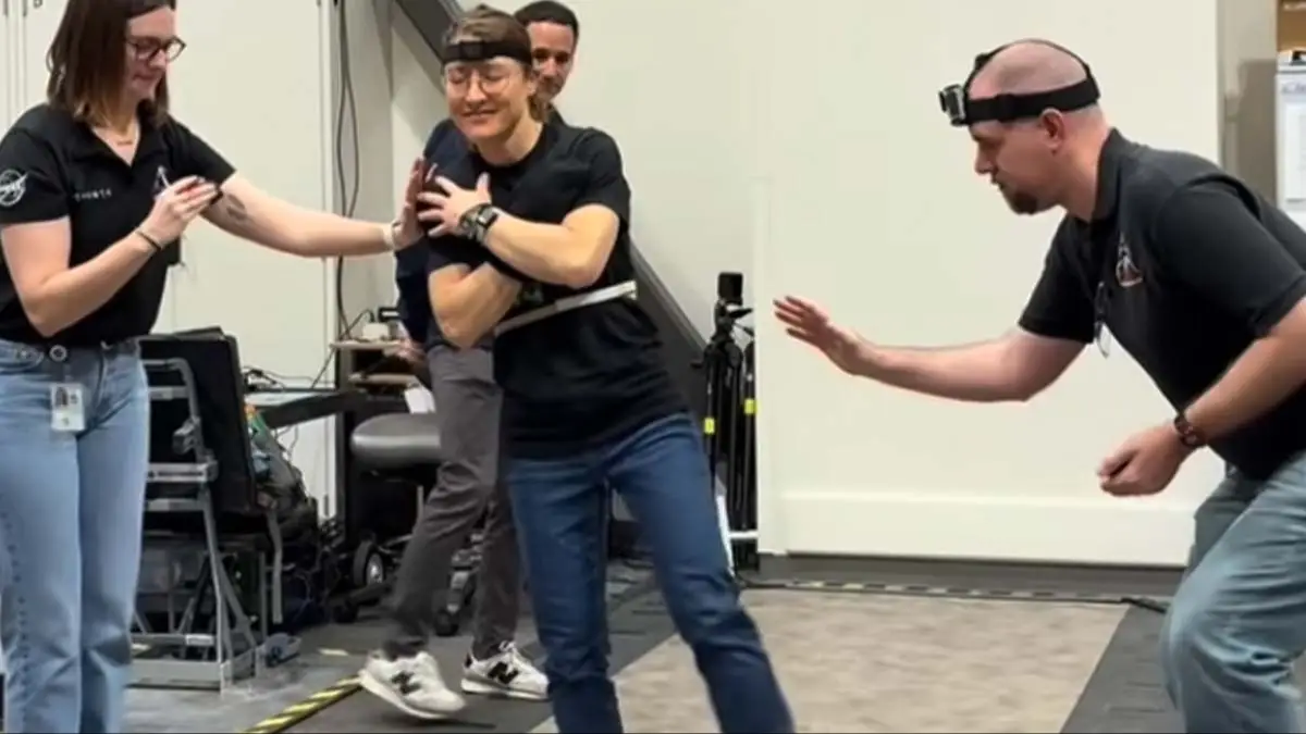 Instagram/@astro_christina