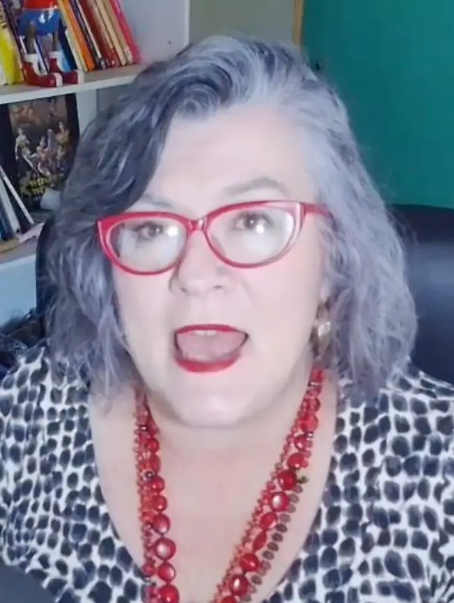 Barbara says she was told her wrist hadn't healed properly (Instagram/@thetimetamer)