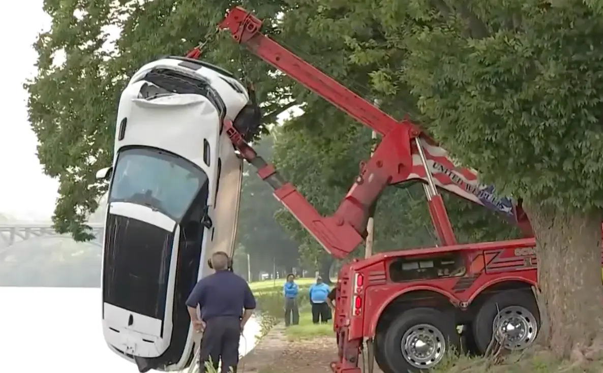 The car had to be pulled out of the river (NBC10)