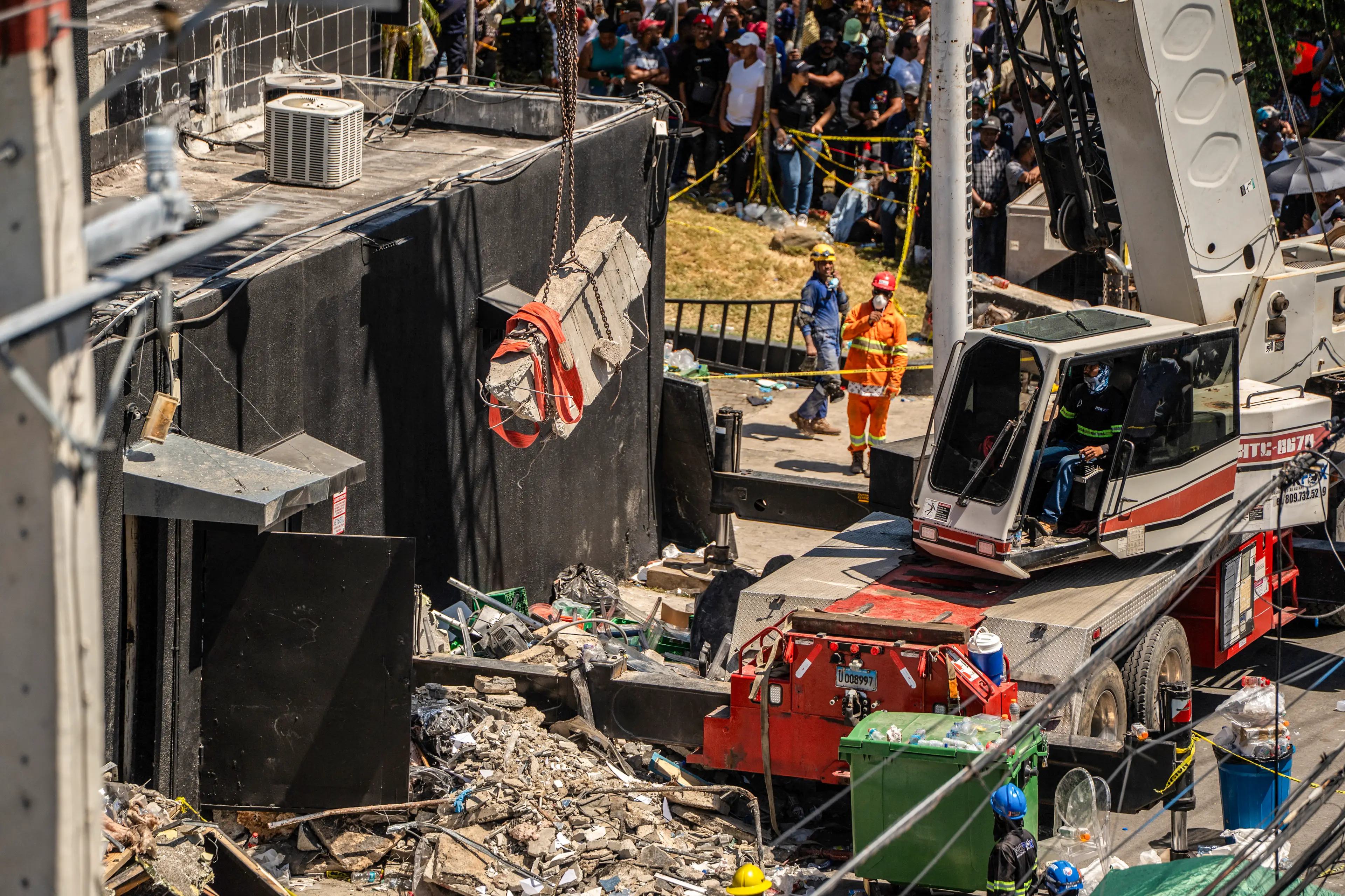 Rescue efforts continue (FRANCESCO SPOTORNO/AFP via Getty Images)