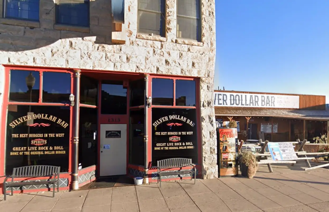 The 23-year-old was celebrating at this bar on New Year's Eve (Google Maps)