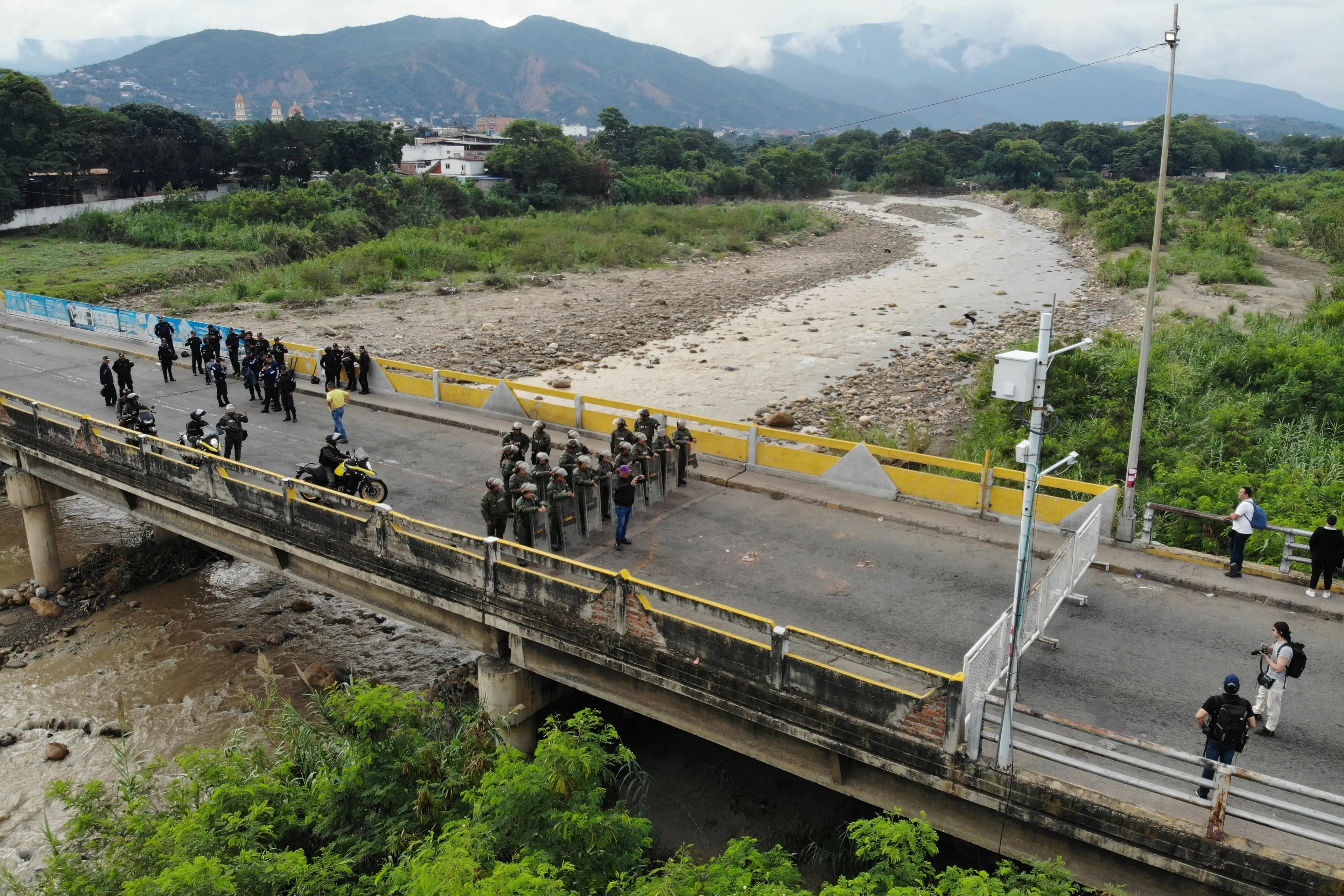 The Venezuela-Colombia border (SCHNEYDER MENDOZA/AFP via Getty Images)