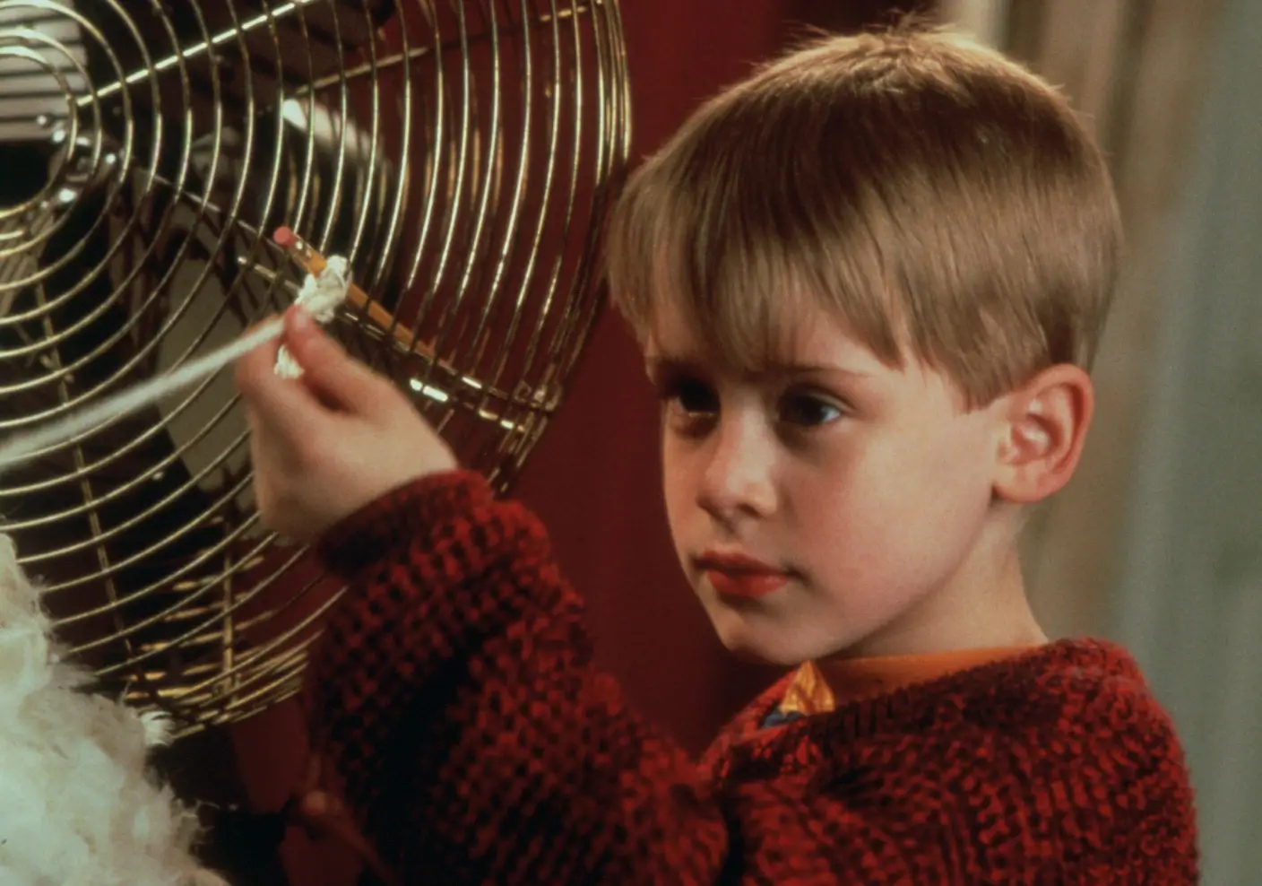 Kevin sets up a lot of traps for the intruders.