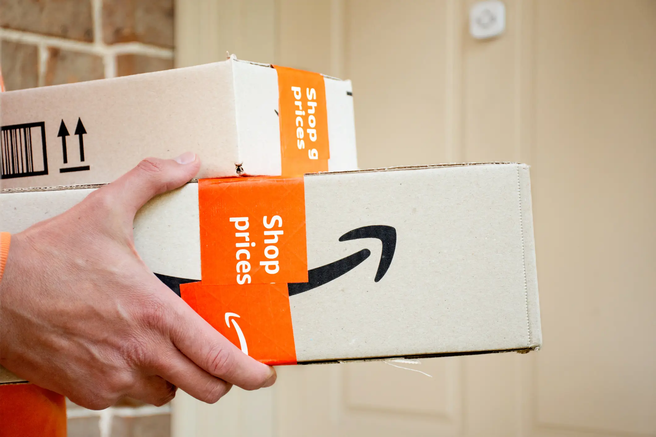 Amazon has slashed prices across thousands of products this year(Getty/Daria Nipot)