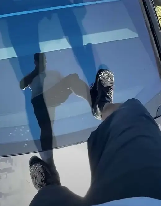 The man cracked the windshield (YouTube/Tesla Owners Silicon Valley)