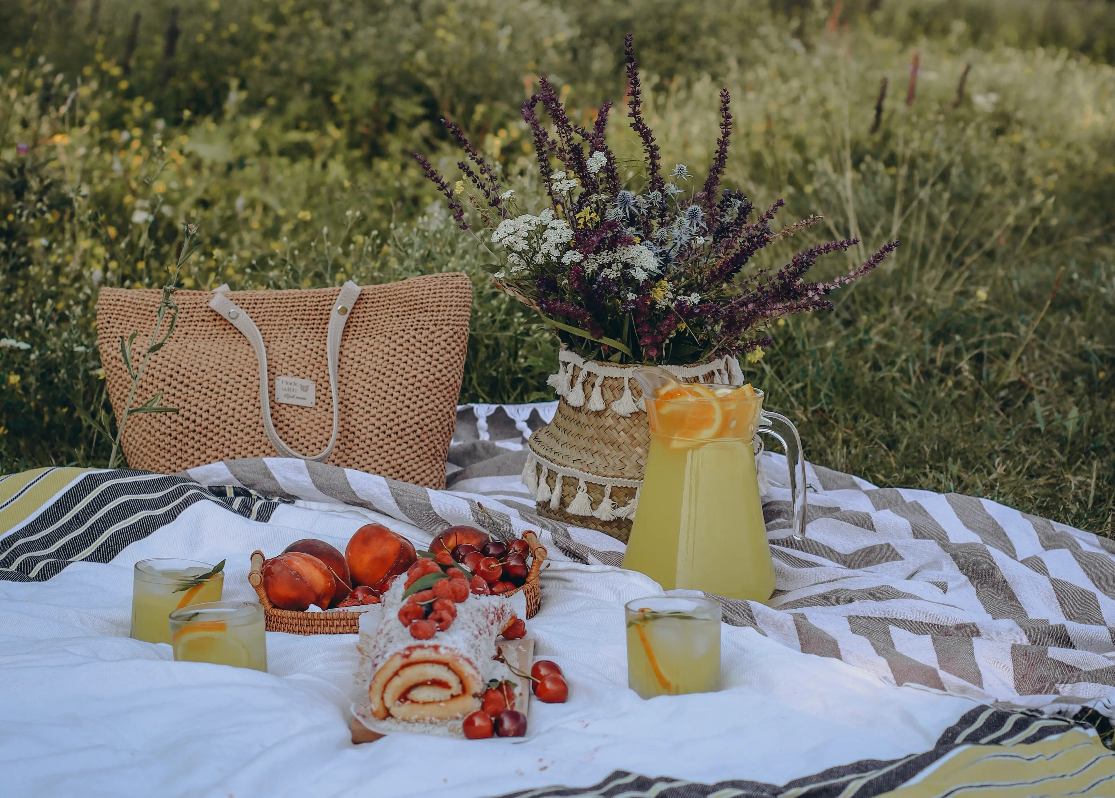 Nothing ruins a summer picnic more than the buzzing of flies.