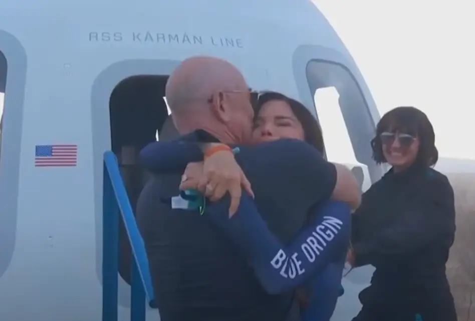 Sánchez hugged Bezos after emerging from the capsule (LiveNOW from FOX)