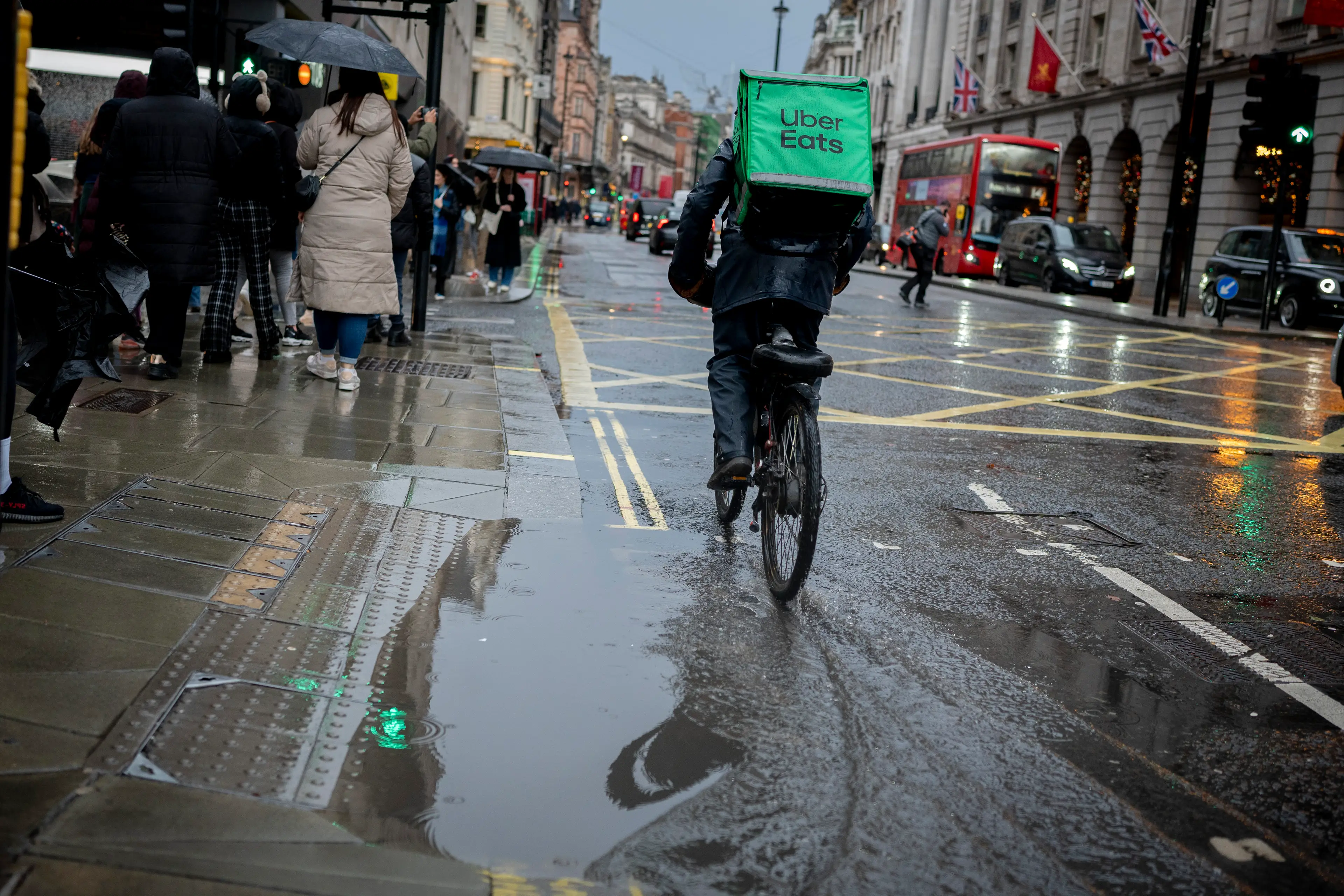 The man claims the UberEats driver left him a rude note.