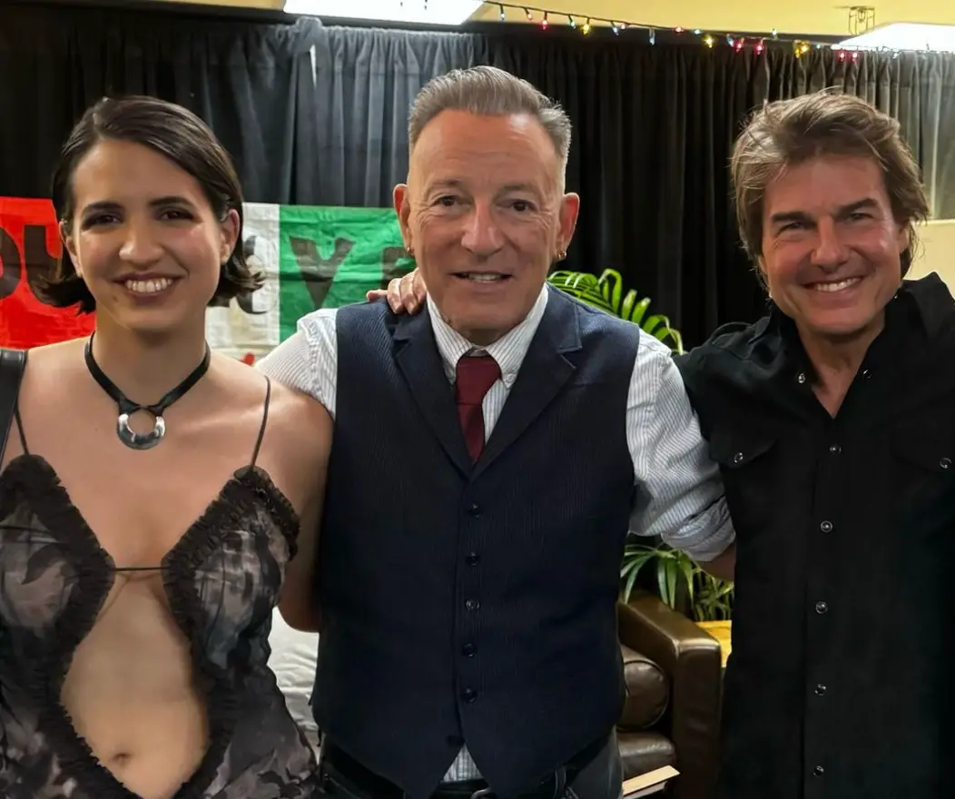 Imagine a guy and a girl hanging out and just being friends, eh?! (Instagram/ @victoriacanal) 