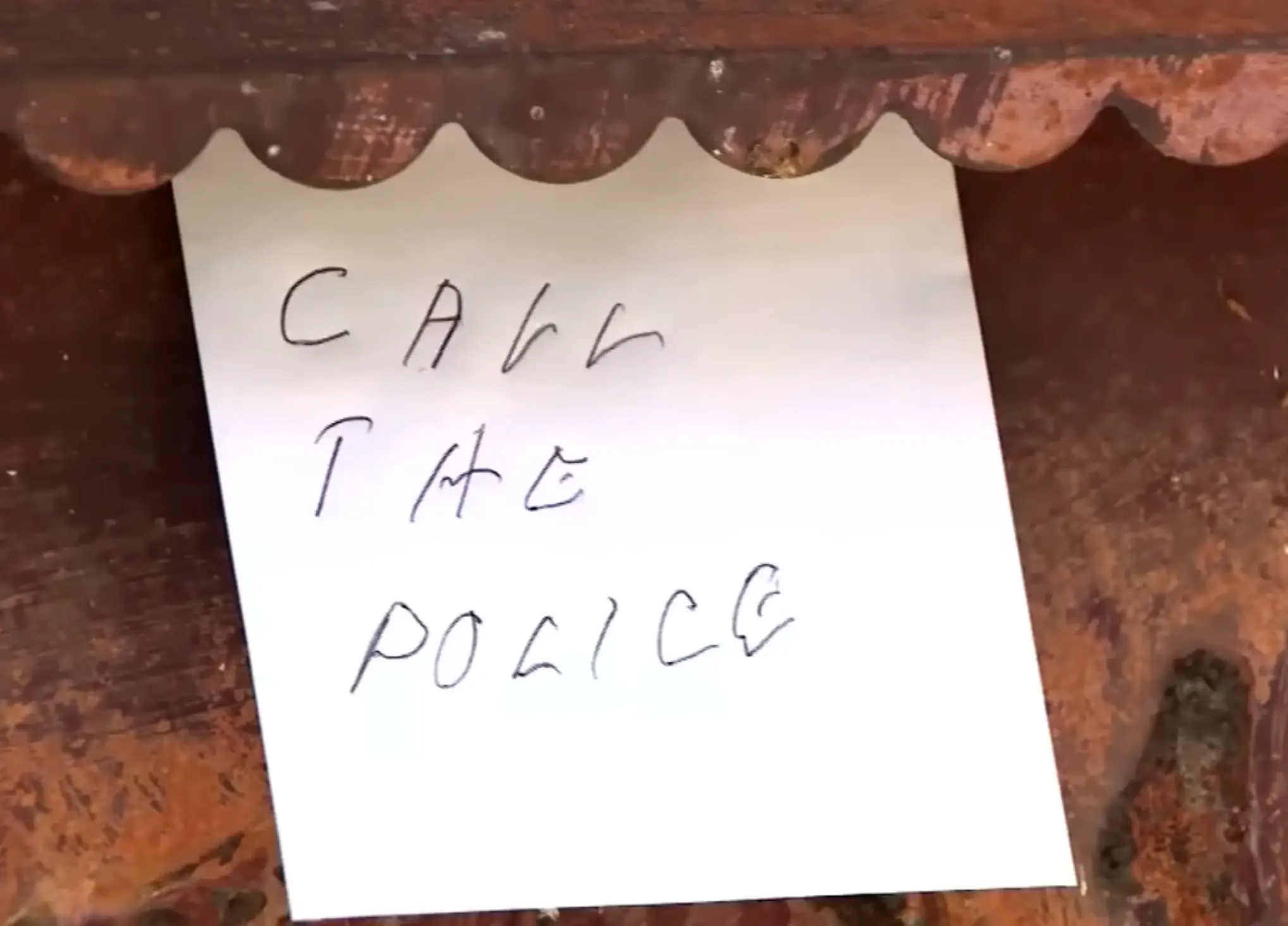 The man left a note attached to his mailbox (YouTube/LOCAL 12)