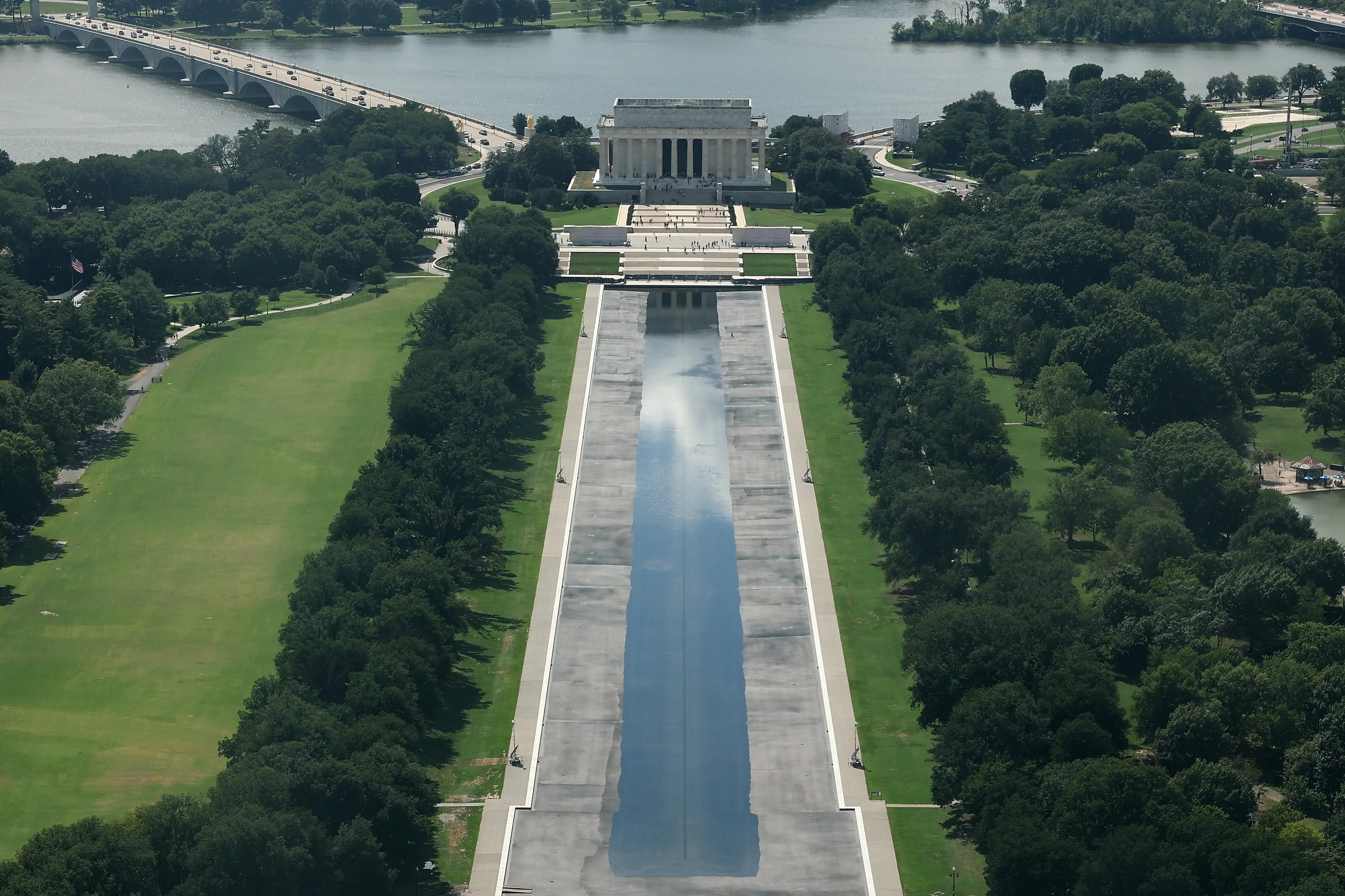 The Pool remains partially filled (Win McNamee/Getty Images)