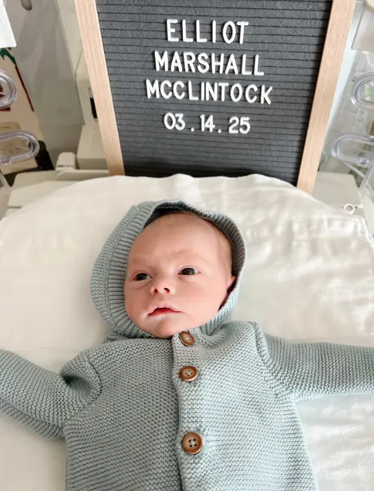 Hailie's baby was born three weeks ago (Instagram/@hailiejade)