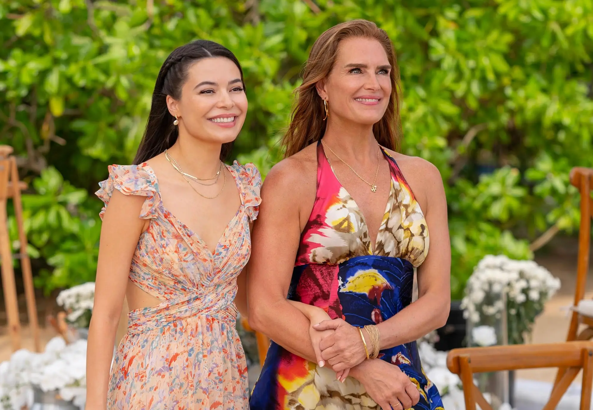 Miranda Cosgrove and Brooke Shields star as mother and daughter. (Netflix)