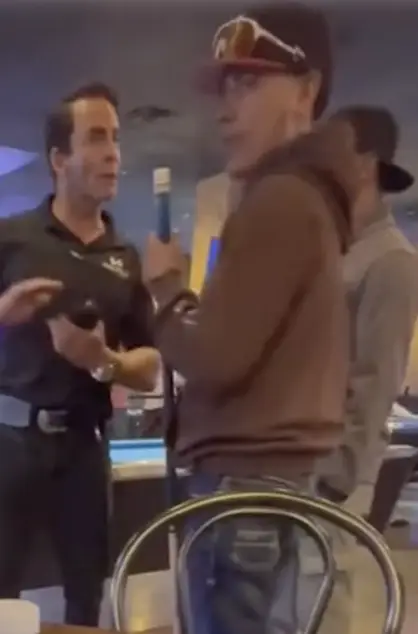 The conversation between the manager and customers can’t be heard but the TikToker alleges he wouldn’t let them leave. (Gladys_Nicole/TikTok)