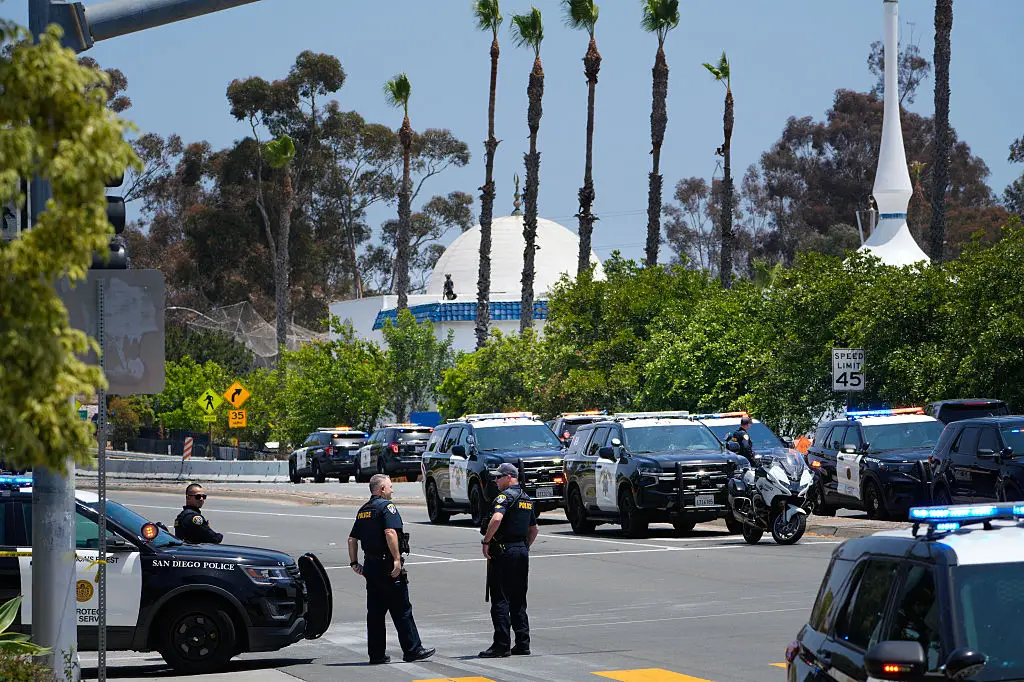 The suspects are yet to be identified by police. (Sandy Huffaker / Los Angeles Times via Getty Images)