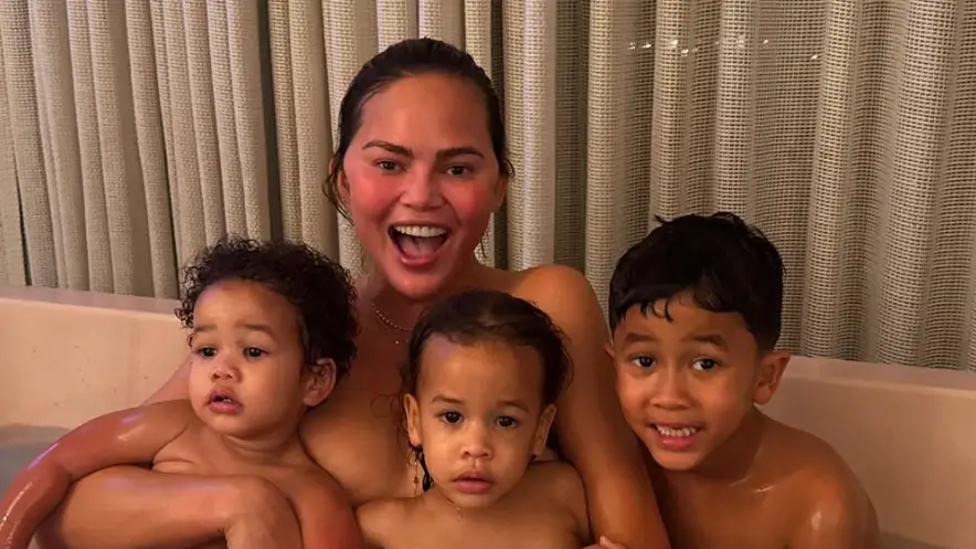 Instagram/@chrissyteigen