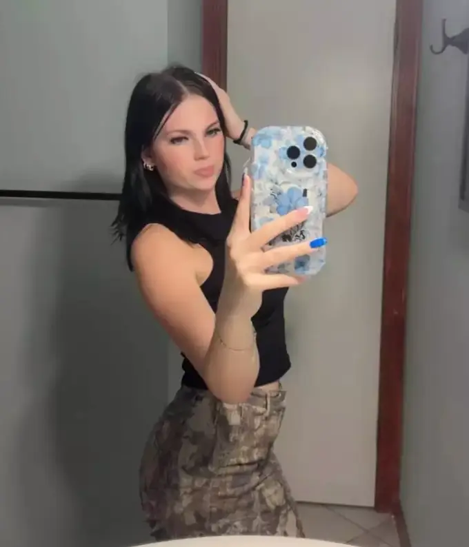 Anna Kepner had been sharing a cabin with her step-siblings on the cruise ship where she was found dead (fl.anna18/TikTok)