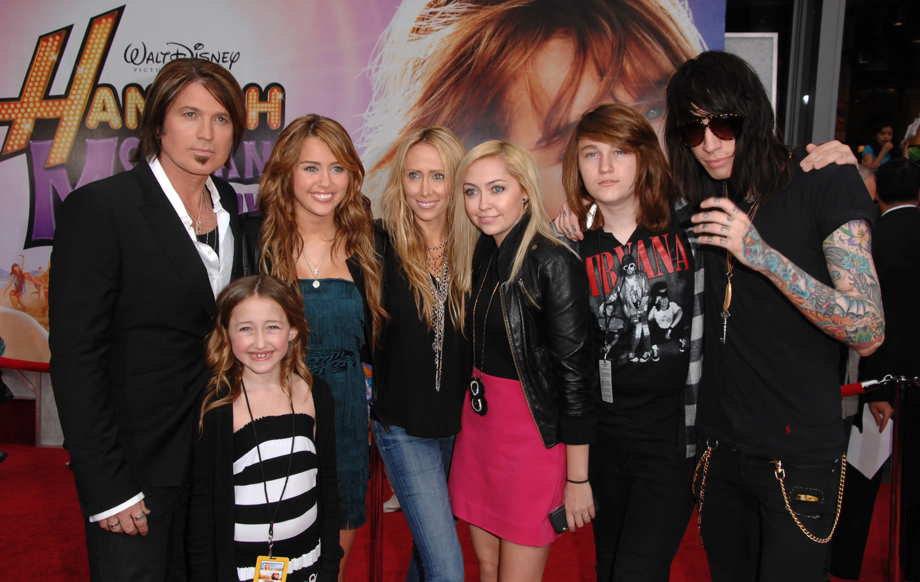 Billy Ray Cyrus seen in 2009 with his ex-wife Tish and five of his six children (Steve Granitz/WireImage)