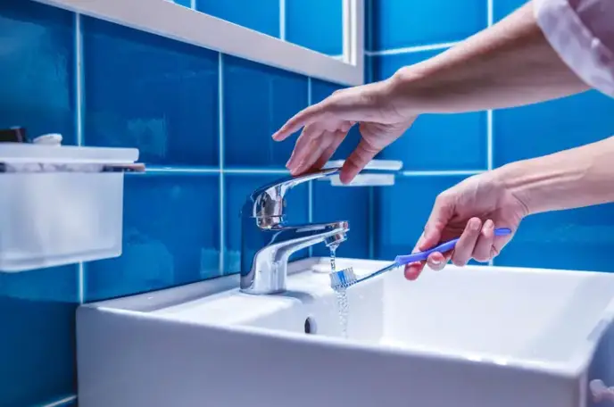 Make sure you are wetting your toothbrush before brushing (Getty Stock Images)