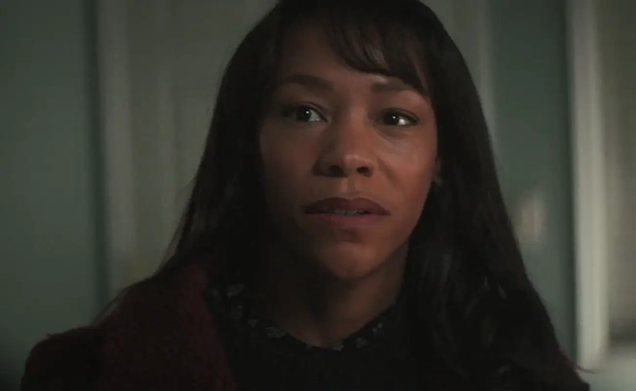 Alexa is a love interest of Mark's. (Apple TV+)