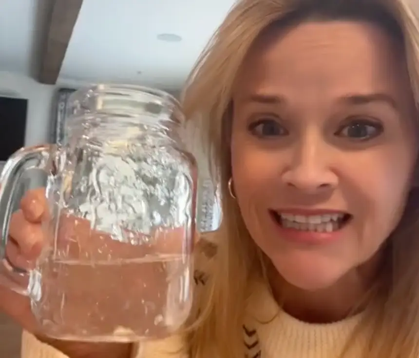 Reese Witherspoon assured the snow was clear.