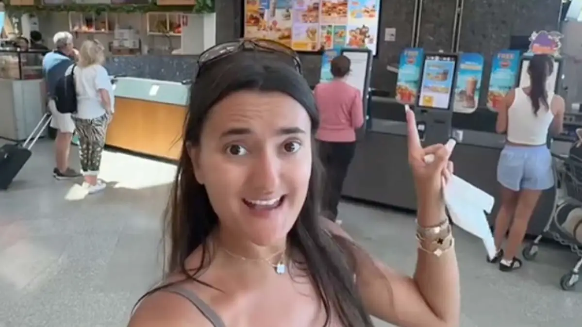 TikTok/@eloisefouladgar