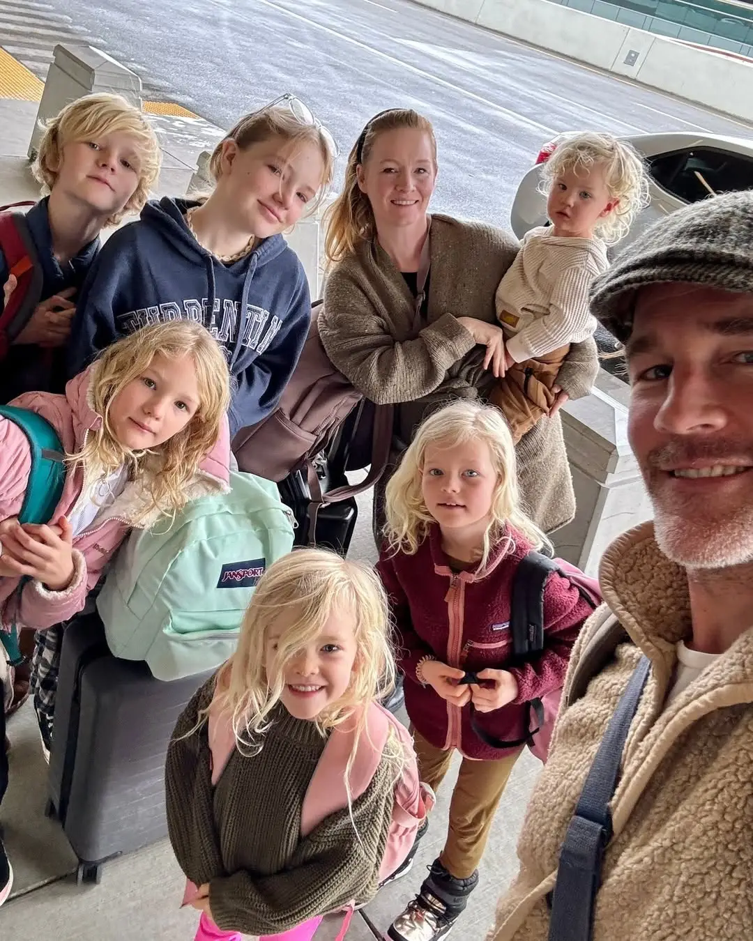 The actor and his wife share six children together (vanderjames/Instagram)
