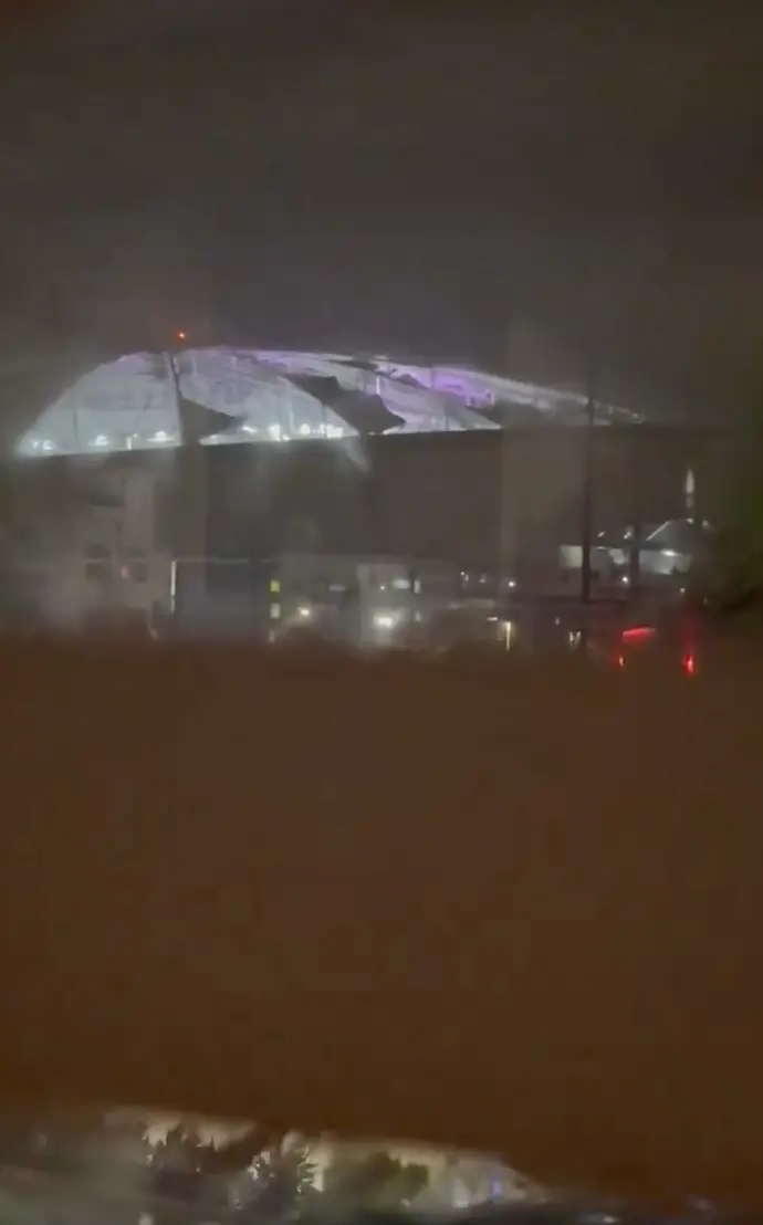 The roof of the stadium was ripped off (X/@DaveMoore_83)