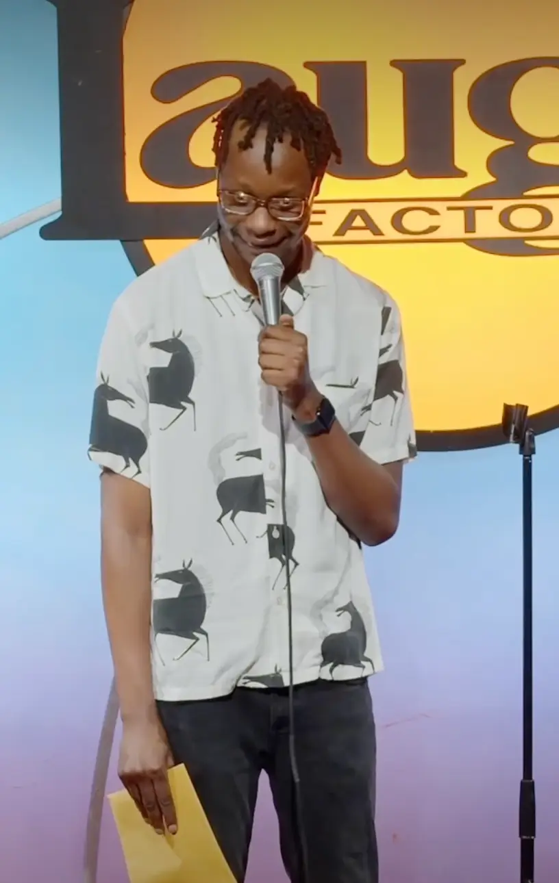 Jonasi was served the papers while performing onstage (Instagram/@learnmore_jonasi)