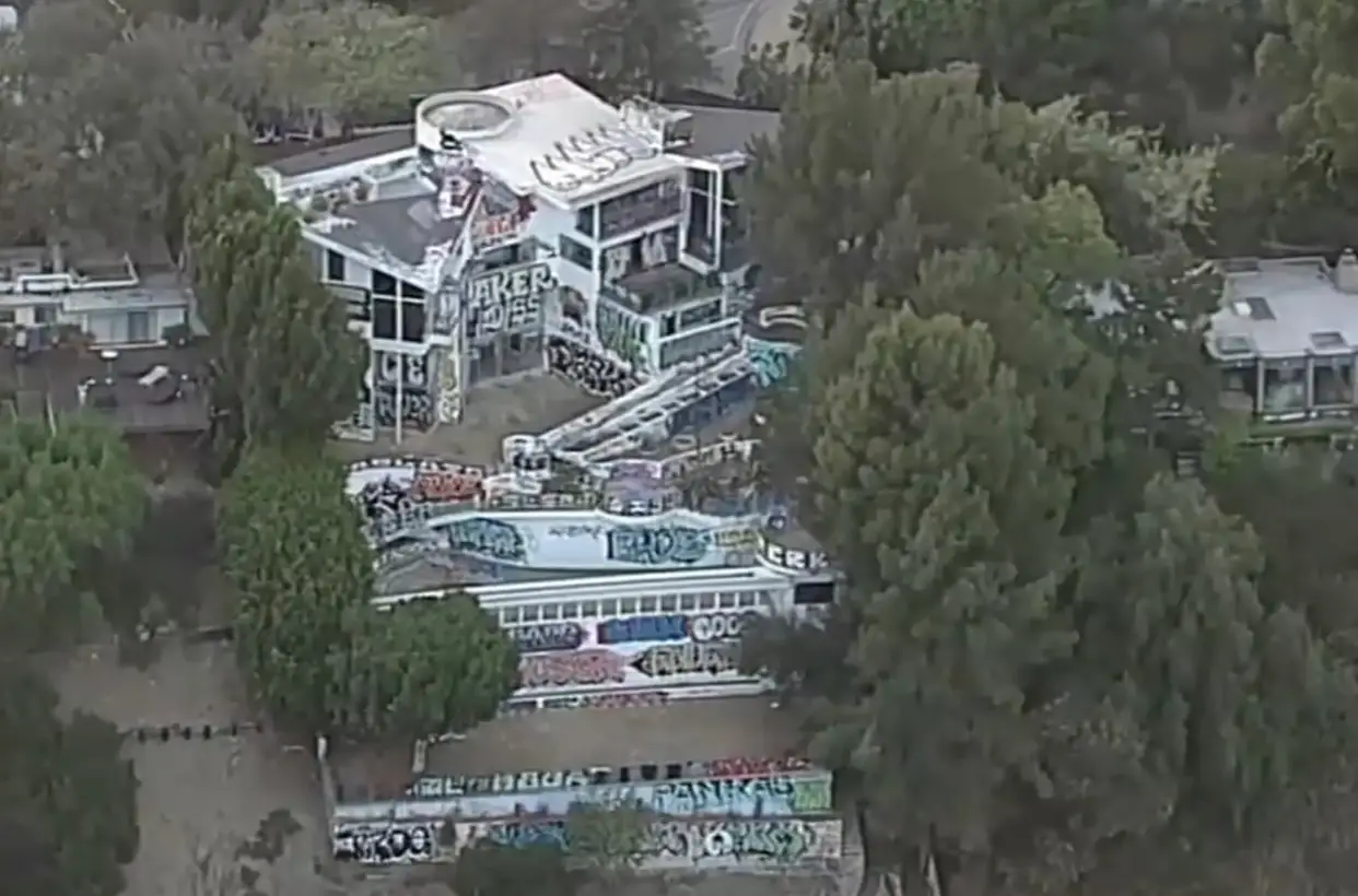 The home has reportedly been empty for over a decade (6 ABC)