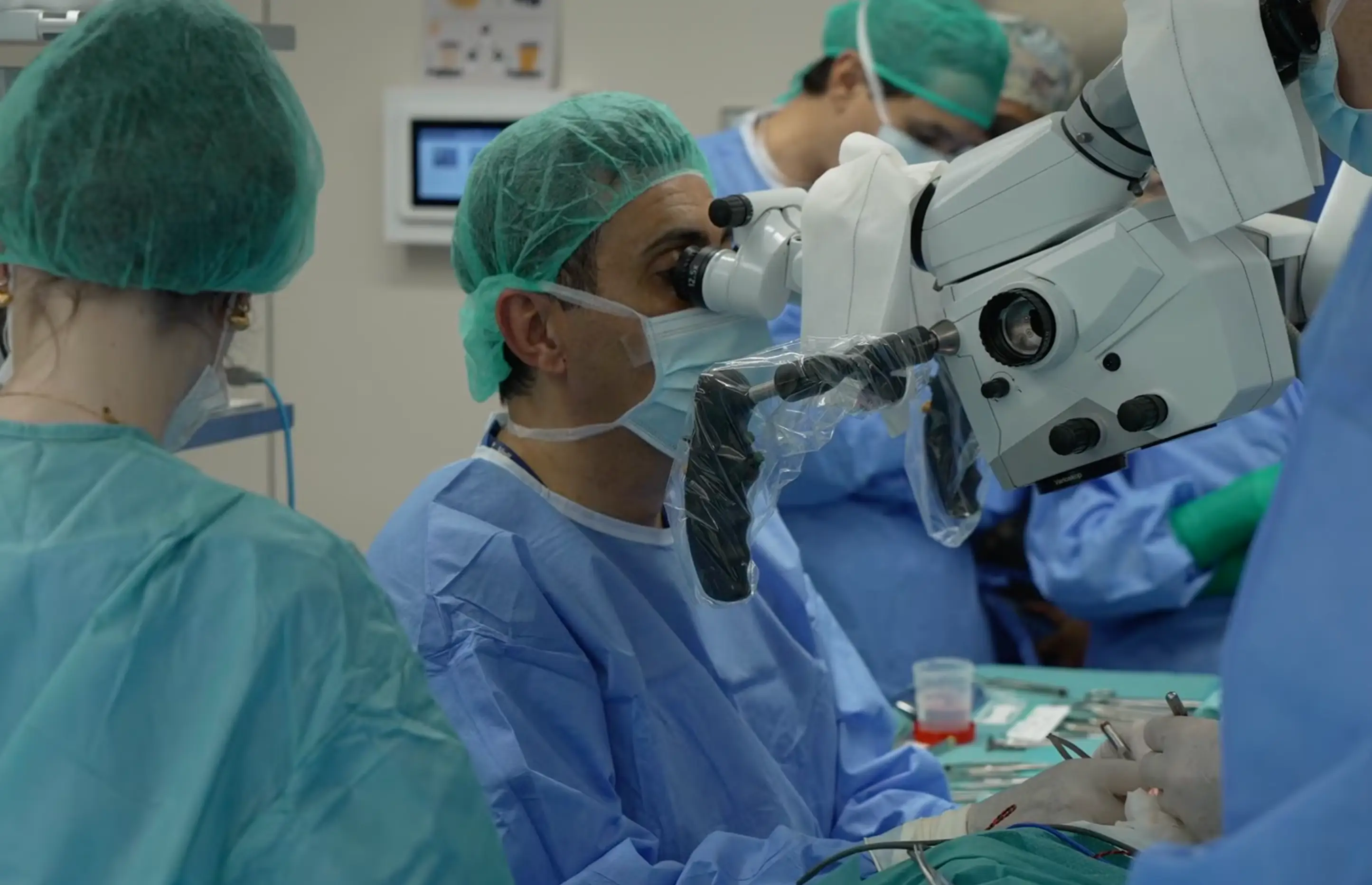 Rather than recreate the old face, full facial transplant surgery creates an entirely new one (YouTube/Val d’Hebron)