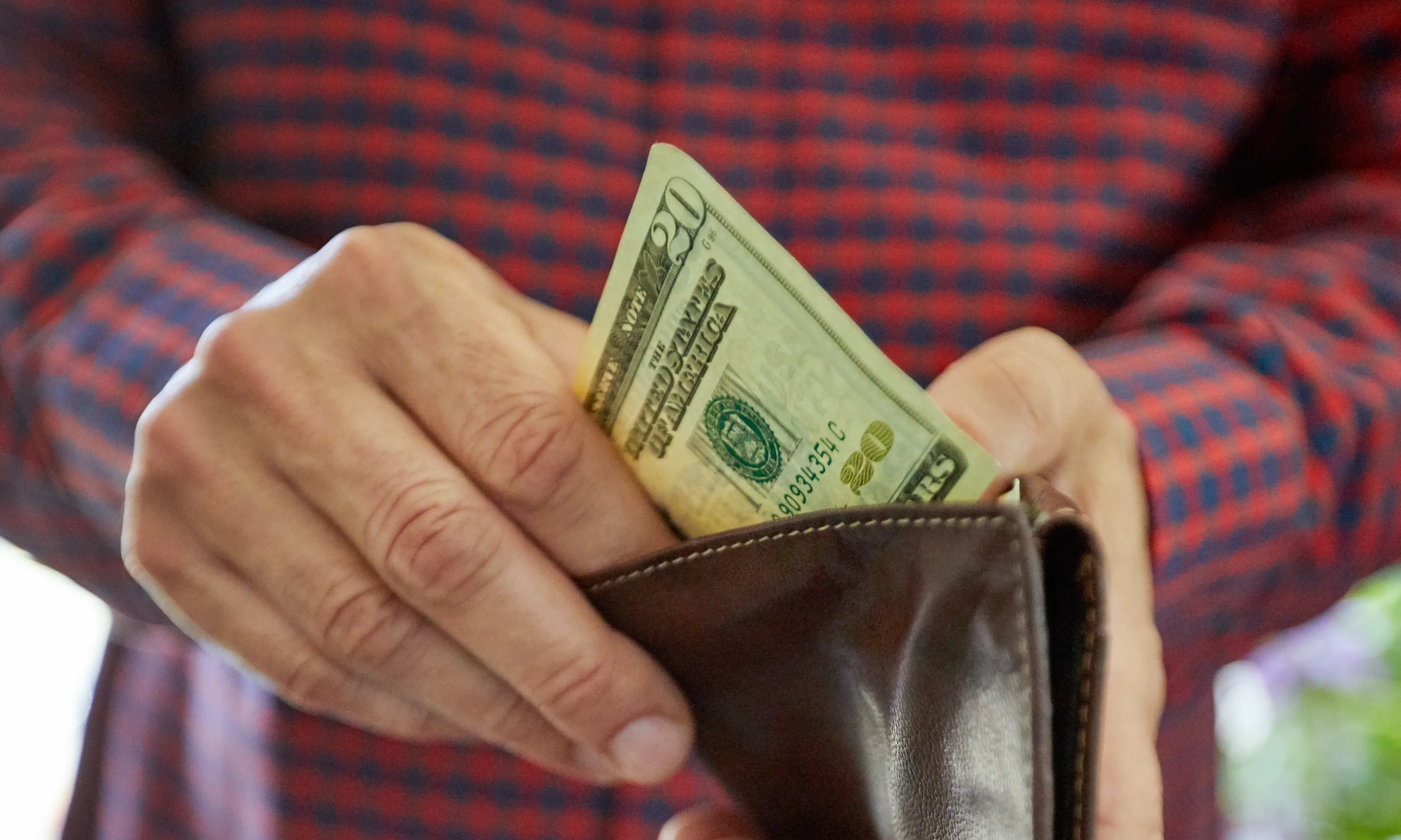When was the last time you paid for something with cash? (Getty Stock Image)