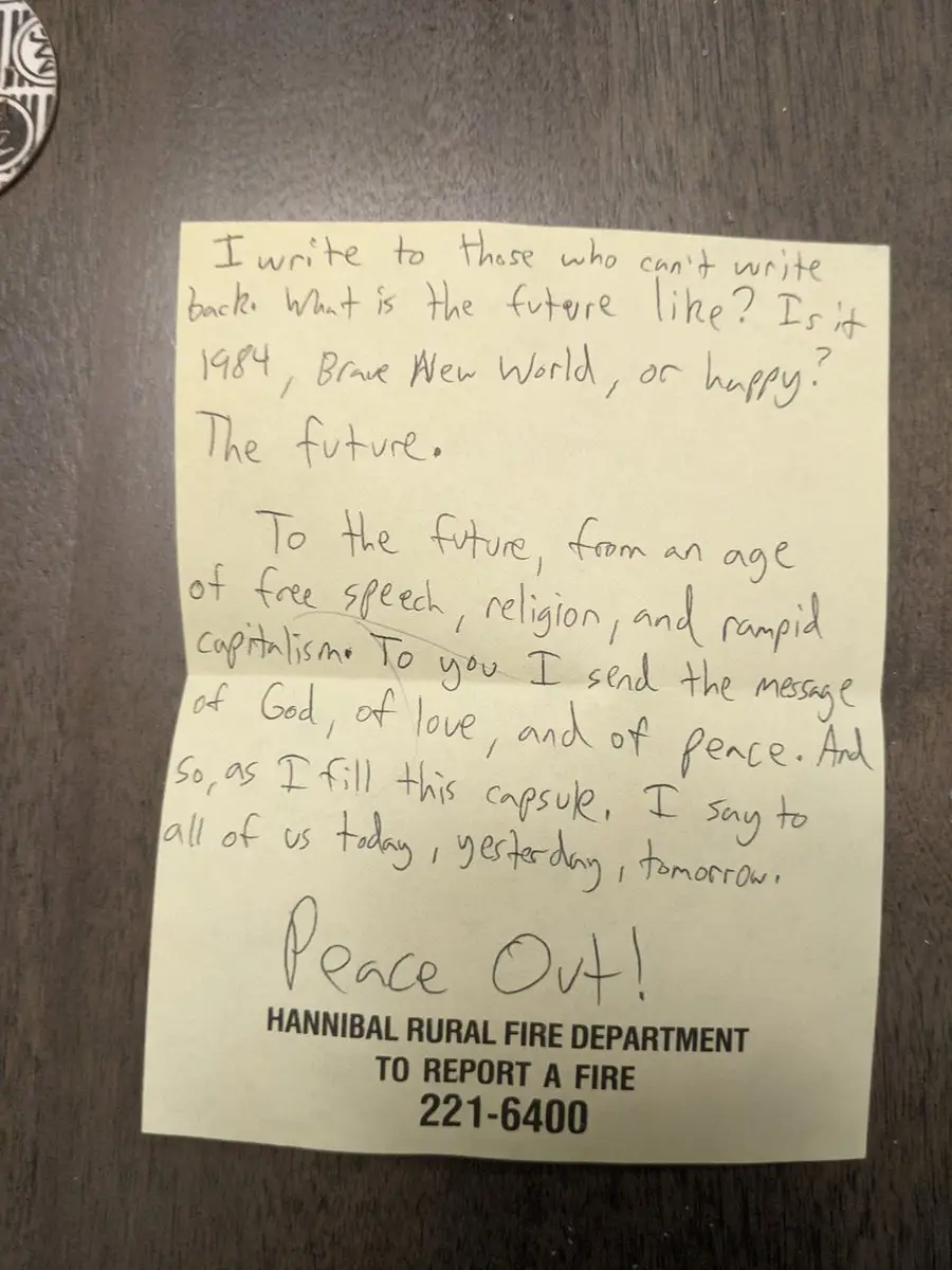 Dylan also wrote a note (Twitter/@FrDylanSchrader)